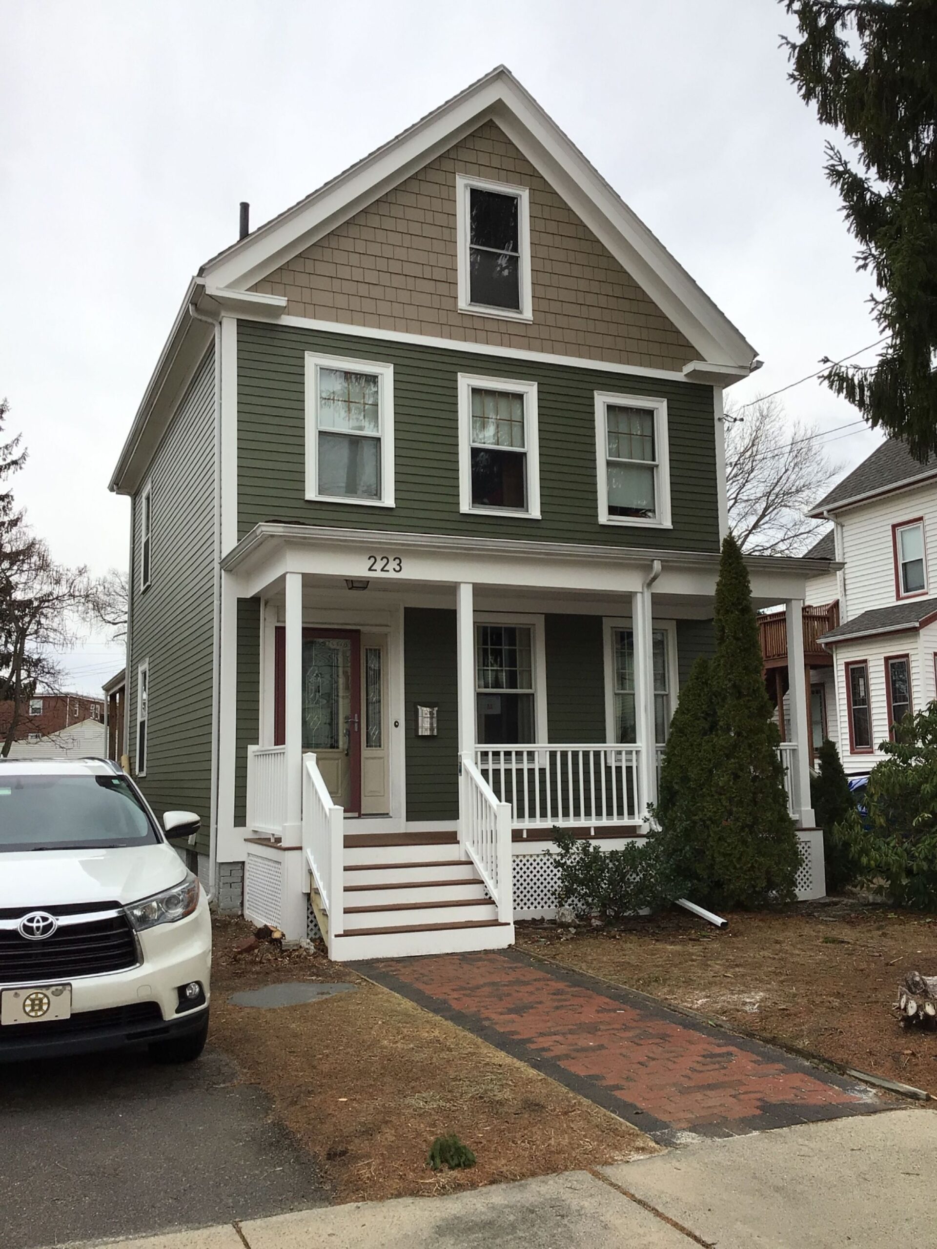 Before and after comparison of completed window installation project in Springfield